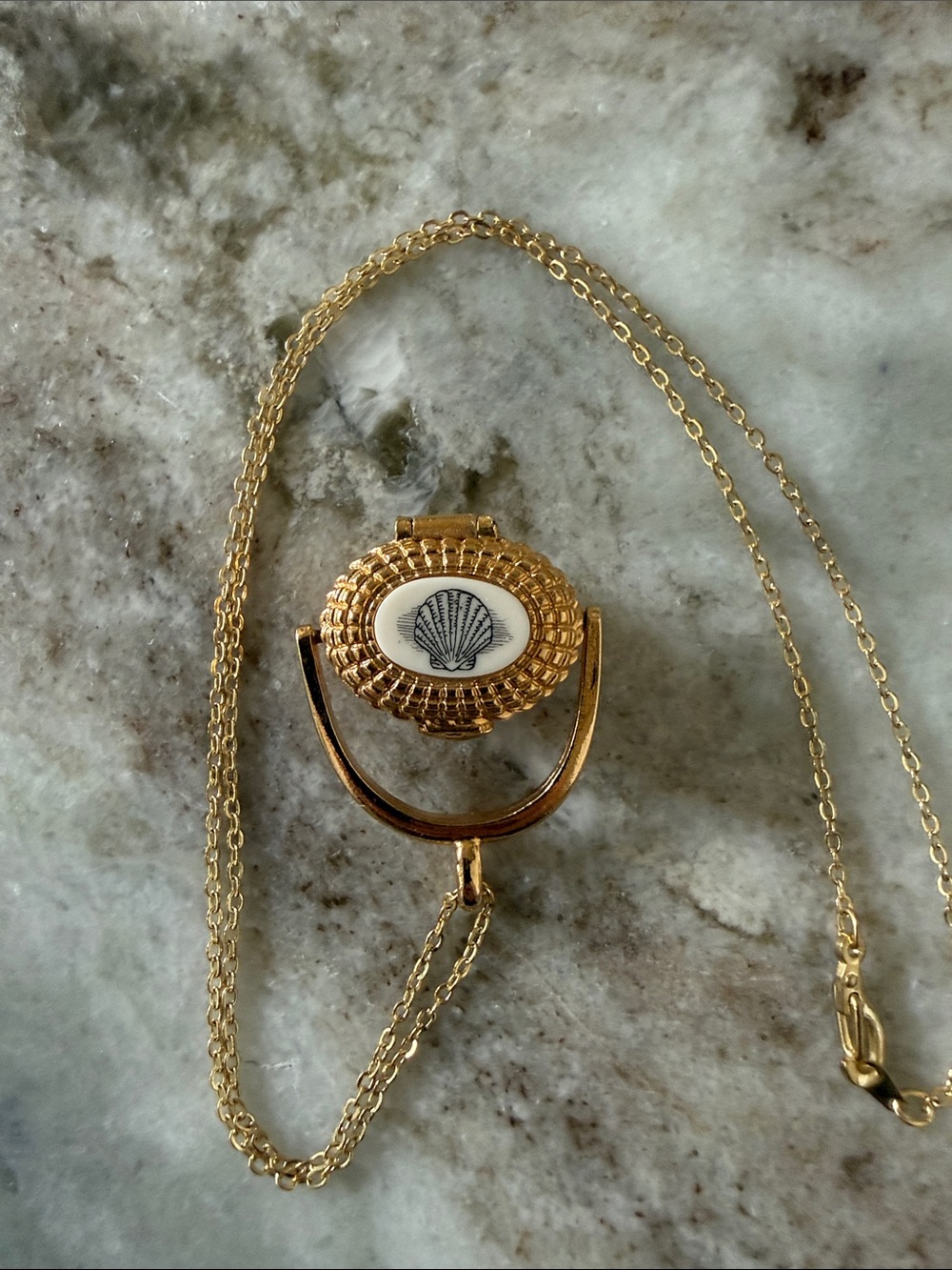 Nantucket basket necklace 18” chain and pendant